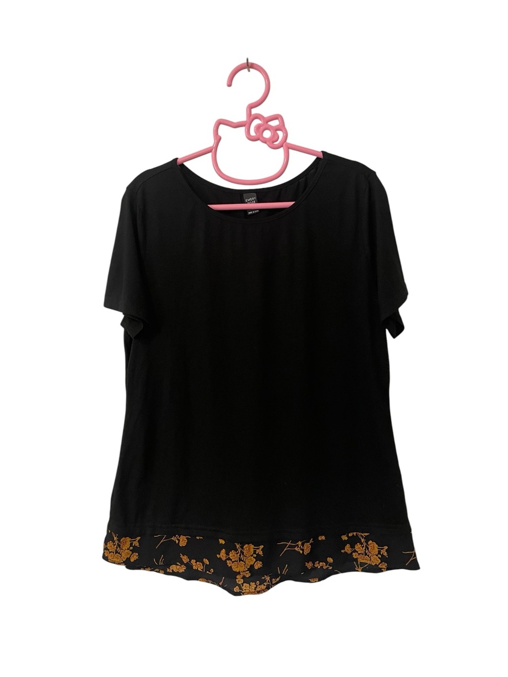 🆕 Emery Rose short sleeve top